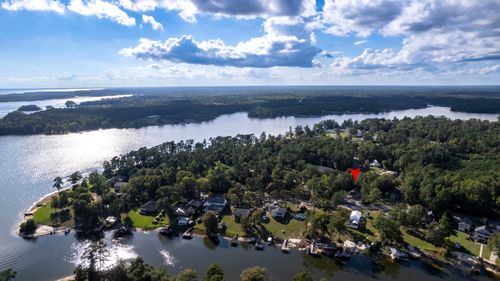 1229 Lemon Ave, Manning, SC, 29102-4623 | Card Image