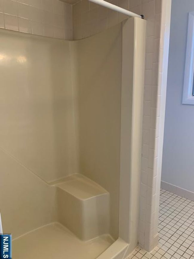 678 Broad St, Townhouse with 2 bedrooms, 3 bathrooms and null parking in Clifton NJ | Image 17