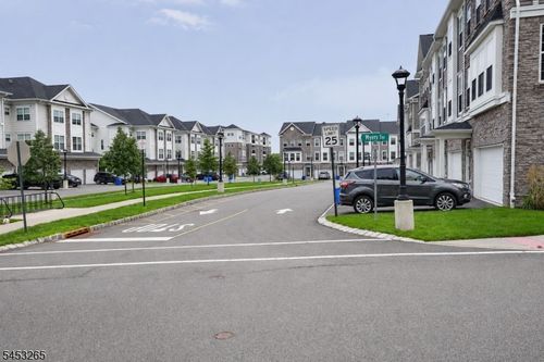 3 Myers Ter, Morris Plains, NJ, 07950-2487 | Card Image