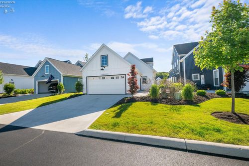 2501 Torino Dr., Port Clinton, OH, 43452 | Card Image