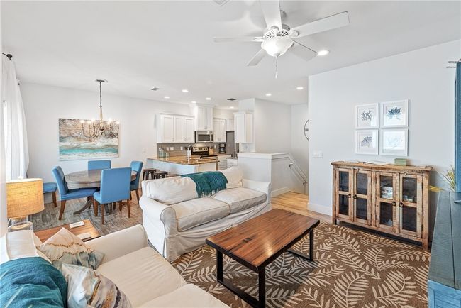 APT-11D - 247 W Roberts Ave, Condo with 3 bedrooms, 4 bathrooms and null parking in Port Aransas TX | Image 11