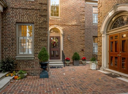 13-100 Idle Hour Dr, Lexington, KY, 40502-1171 | Card Image