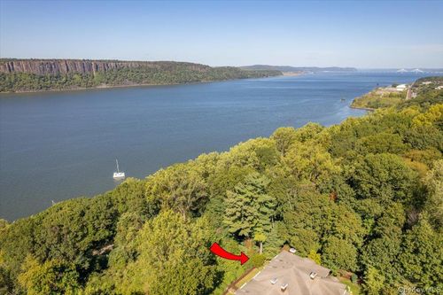 1 Riverpointe Rd, Hastings On Hudson, NY, 10706-3812 | Card Image