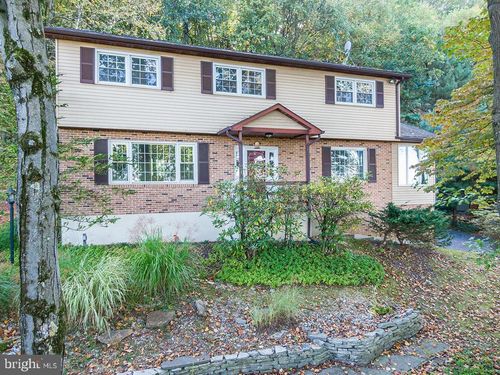 310 4th St, READING, PA, 19607-2747 | Card Image