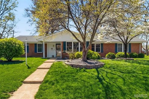 224 Churchill Dr, Belleville, IL, 62223-2603 | Card Image