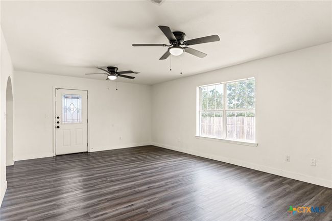 This room is 14.2 X 22.7 | Image 12