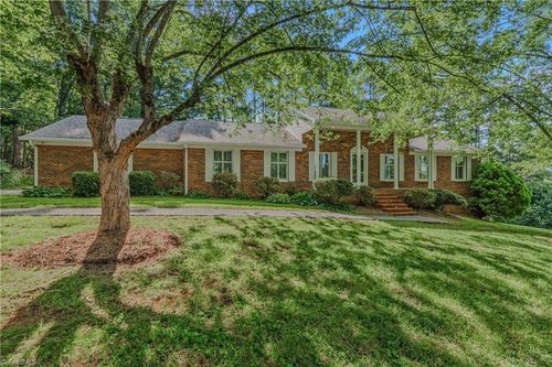 2160 Margaret Dr, Mount Airy, NC, 27030-2434 | Card Image