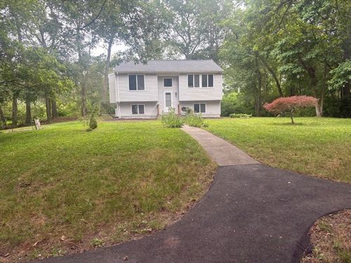 6 Quiet Oak Dr, Bradford, RI, 02808-1712 | Card Image