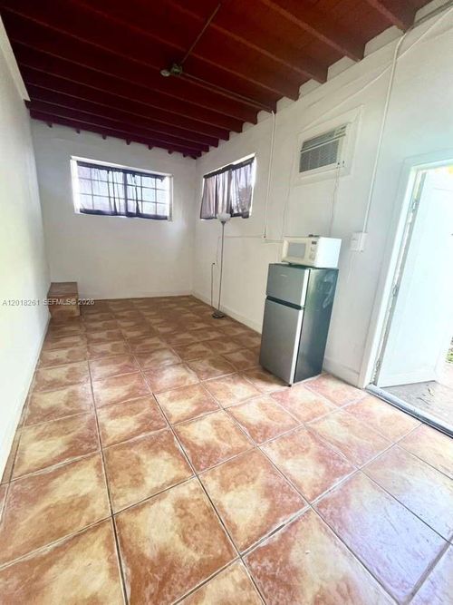 0-1875 Ne 177th St, North Miami Beach, FL, 33162-1511 | Card Image