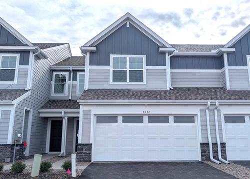 4042 Hayward Ave N, Oakdale, MN, 55128-2225 | Card Image