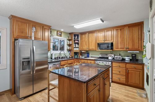 1504 W River St, Monticello, MN, 55362-8957 | Card Image
