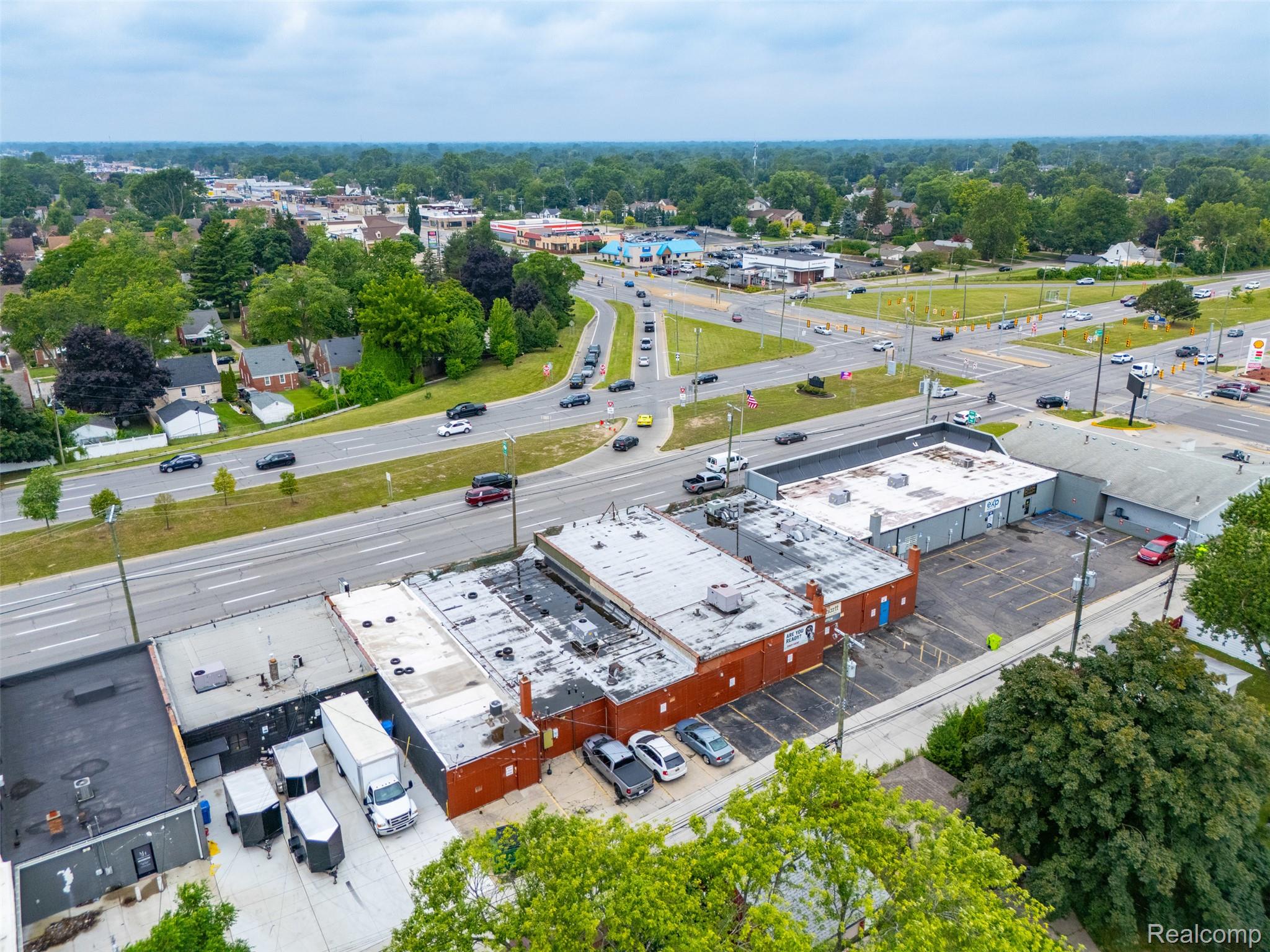 Commercial Lease in Dearborn 3