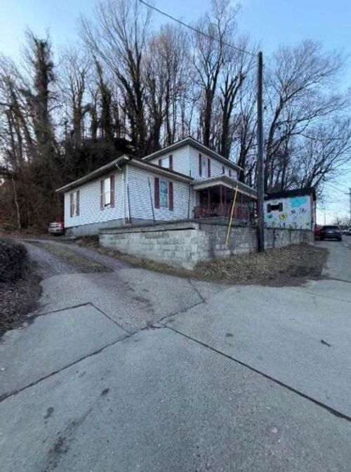 1508 Nye Ave, Pomeroy, OH, 45769-1126 | Card Image