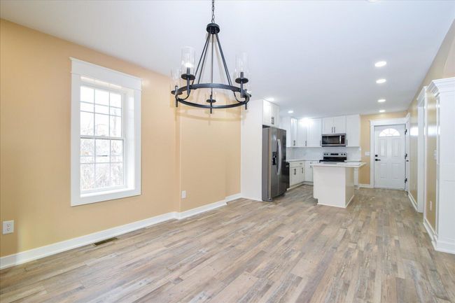 Large dining area | Image 8