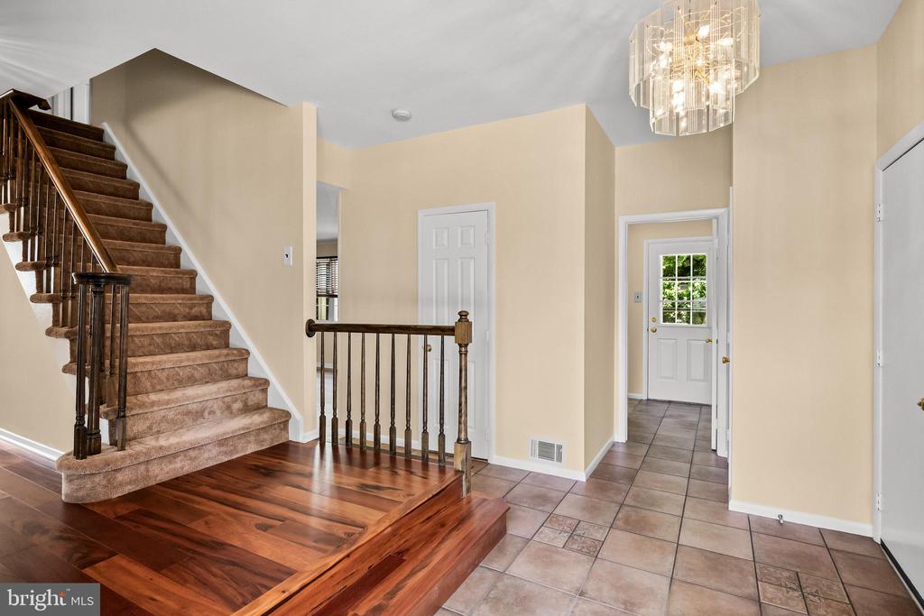 Residential in MOUNT LAUREL 5