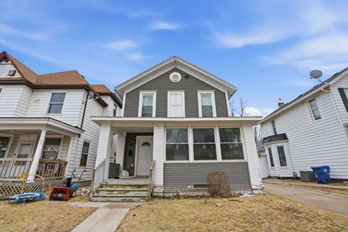 327 E 11th St, Davenport, IA, 52803-5419 | Card Image