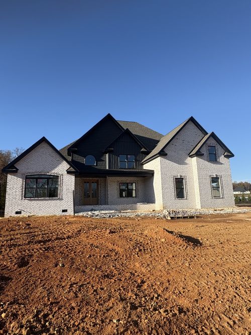 370 Young Ln, Pleasant View, TN, 37146-2401 | Card Image