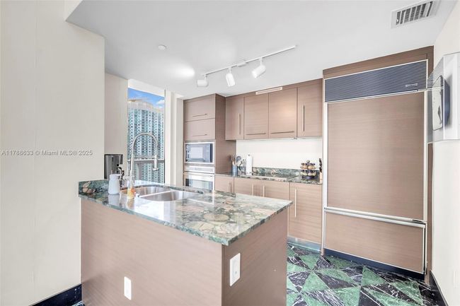 APT-2508 - 485 Brickell Ave, Condo with 2 bedrooms, 2 bathrooms and null parking in Miami FL | Image 6