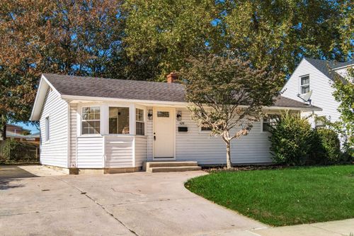 4241 Ashgrove Dr, Grove City, OH, 43123-3394 | Card Image