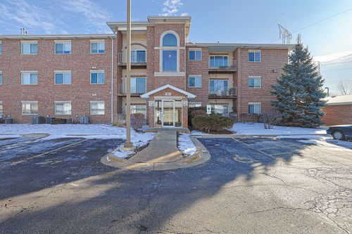 206-881 N Swift Rd, Addison, IL, 60101-1013 | Card Image