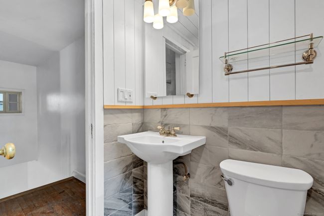 1815 Asylum Ave, House other with 3 bedrooms, 3 bathrooms and null parking in West Hartford CT | Image 31