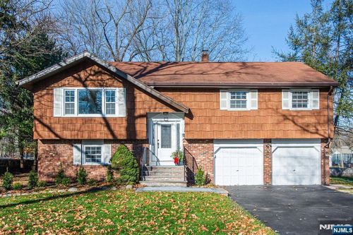 131 Momar Dr, Ramsey, NJ, 07446-2323 | Card Image