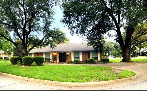 2110 Juanita Dr, Arlington, TX, 76013-3463 | Card Image