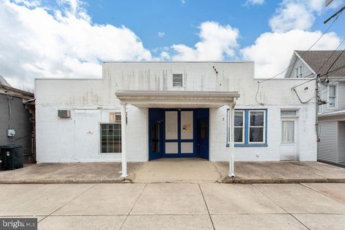 144 W Main St, WINDSOR, PA, 17366-9690 | Card Image