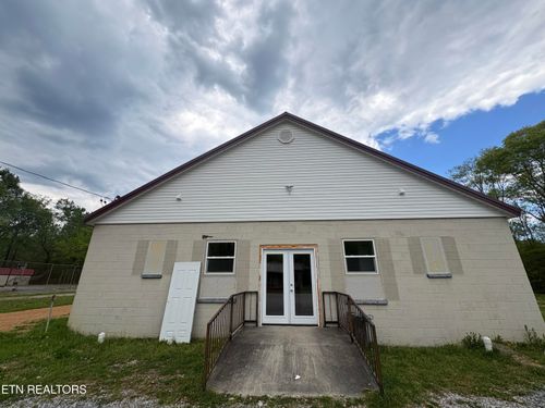 415-415 Woody Ave, Harriman, TN, 37748-7031 | Card Image