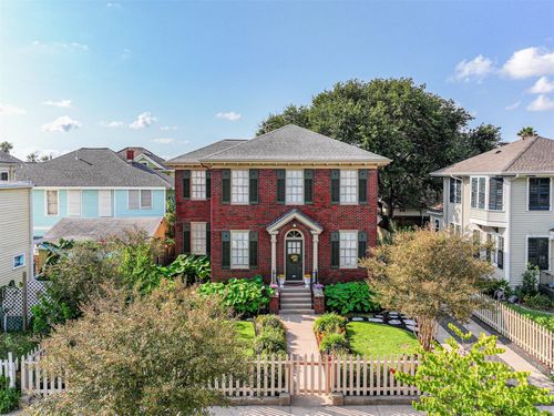 1111 Sealy St, Galveston, TX, 77550-5047 | Card Image