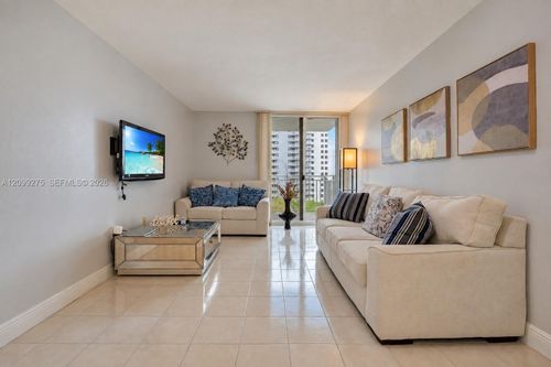 e-902-800 N Miami Ave, Miami, FL, 33136-3519 | Card Image