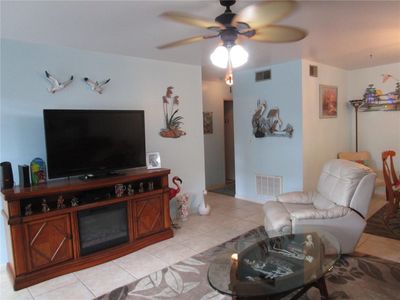 22 - 1921 58th Avenue N, Condo with 2 bedrooms, 1 bathrooms and null parking in St Petersburg FL | Image 2