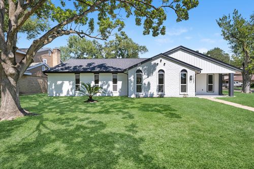 11402 Ash Creek Dr, Houston, TX, 77043-4608 | Card Image