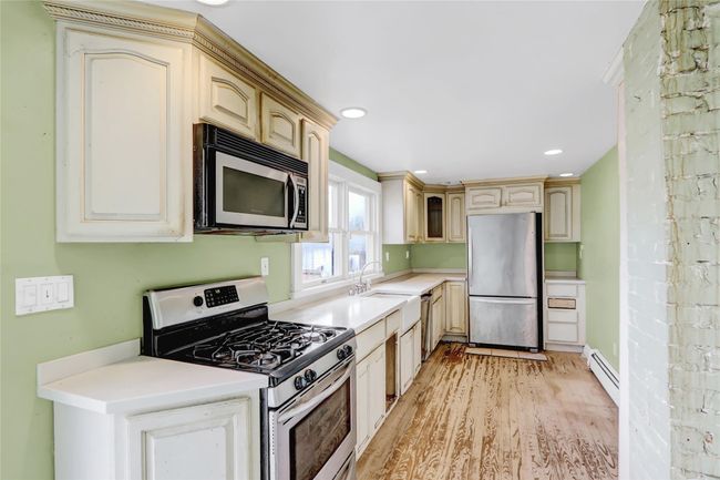 526 N Windsor Ave, House other with 4 bedrooms, 2 bathrooms and null parking in Brightwaters NY | Image 6
