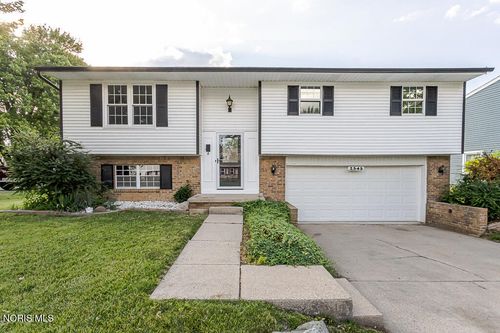 2545 Woodfox Dr, Toledo, OH, 43611-1185 | Card Image