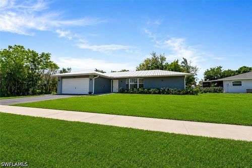 2250 Poinciana St, NAPLES, FL, 34105-2733 | Card Image