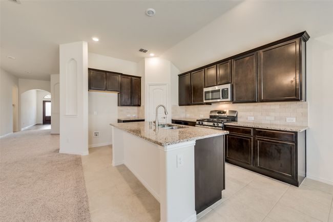 828 Skytop Dr, House other with 4 bedrooms, 3 bathrooms and null parking in Haslet TX | Image 8