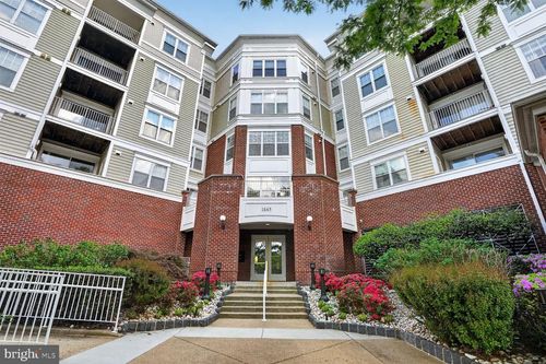 312-1645 International Dr, MCLEAN, VA, 22102-4821 | Card Image