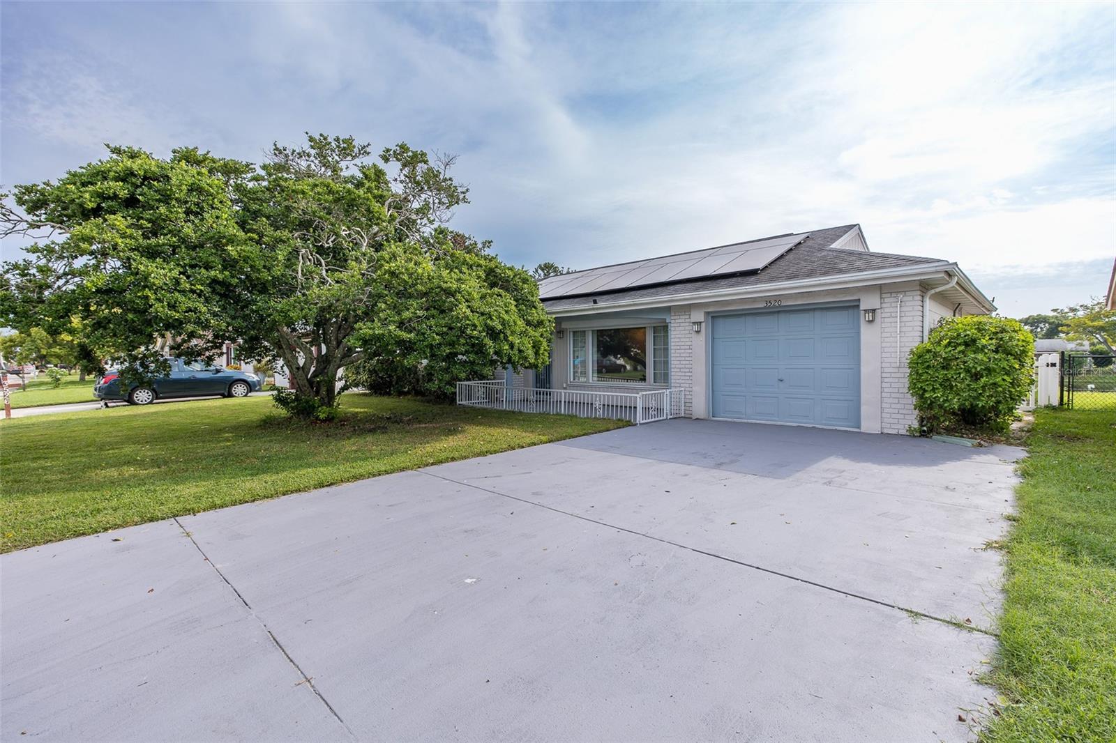 Overland Dr, Holiday, FL 34691
