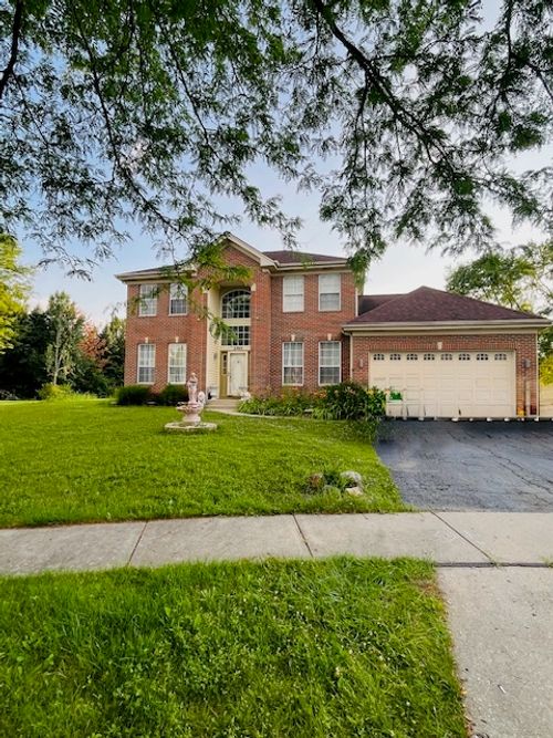 2705 Westwood Cir, Carpentersville, IL, 60110-3363 | Card Image
