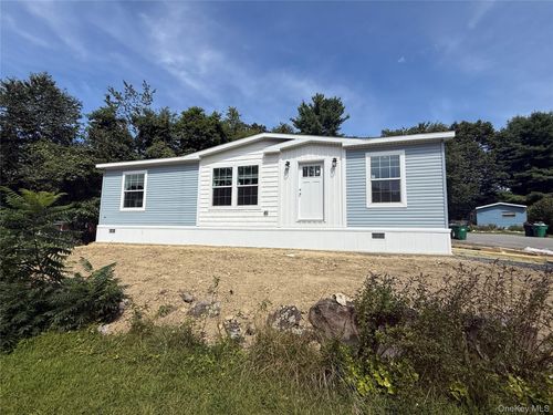 114 Forest Park, Wallkill, NY, 12589-4217 | Card Image