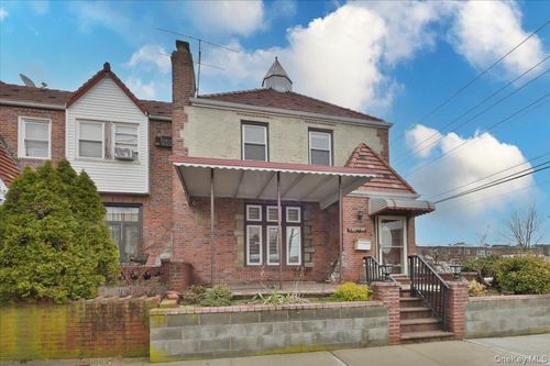 13071 225th St, Laurelton, NY, 11413-1228 | Card Image