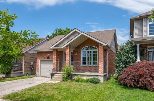 863 Brandenburg Blvd, Waterloo, ON, N2T2X6 | Card Image