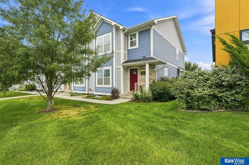 7056 Kentwell Ln, Lincoln, NE, 68516-6580 | Card Image