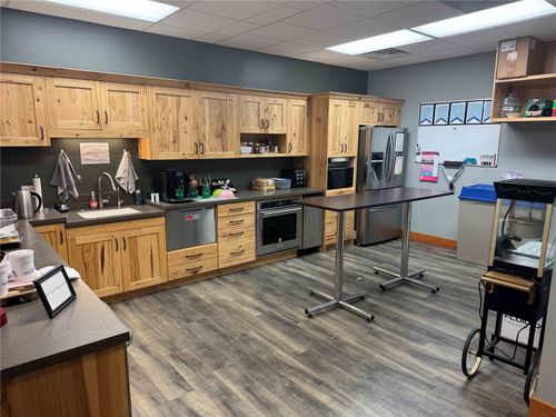 c-6105 Rockwell Dr Ne, Cedar Rapids, IA, 52402-7490 | Card Image