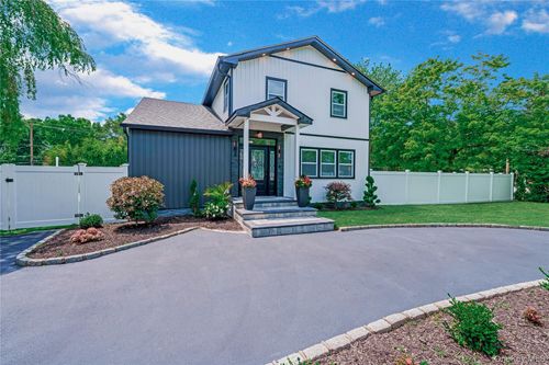 2 Polo St, Dix Hills, NY, 11746-8205 | Card Image