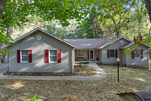 5817 E B Ave, Richland, MI, 49083-9490 | Card Image