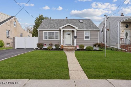 40 Dorothy St, Carteret, NJ, 07008-1308 | Card Image