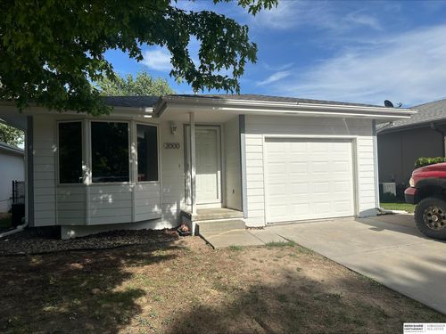 2000 Nw 54th St, Lincoln, NE, 68528-2165 | Card Image