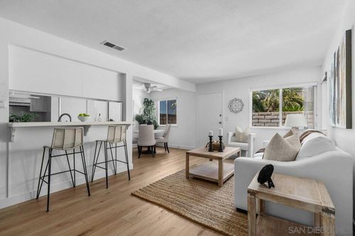 135-16394 Del Oro Cir, Huntington Beach, CA, 92649-5228 | Card Image